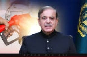 وزیراعظم کا ڈیزل کی قیمت میں 135، پٹرول میں 12روپے فی لٹر کمی کا اعلان